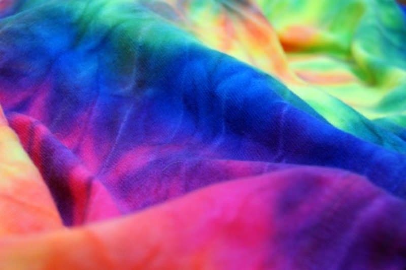 how to tie dye a blanket