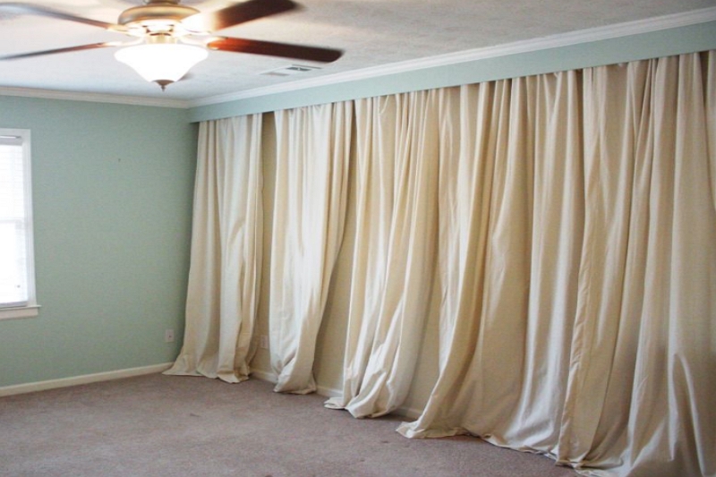 How to cover a wall with curtains
