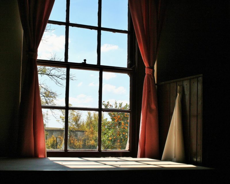 how to darken a room without curtains